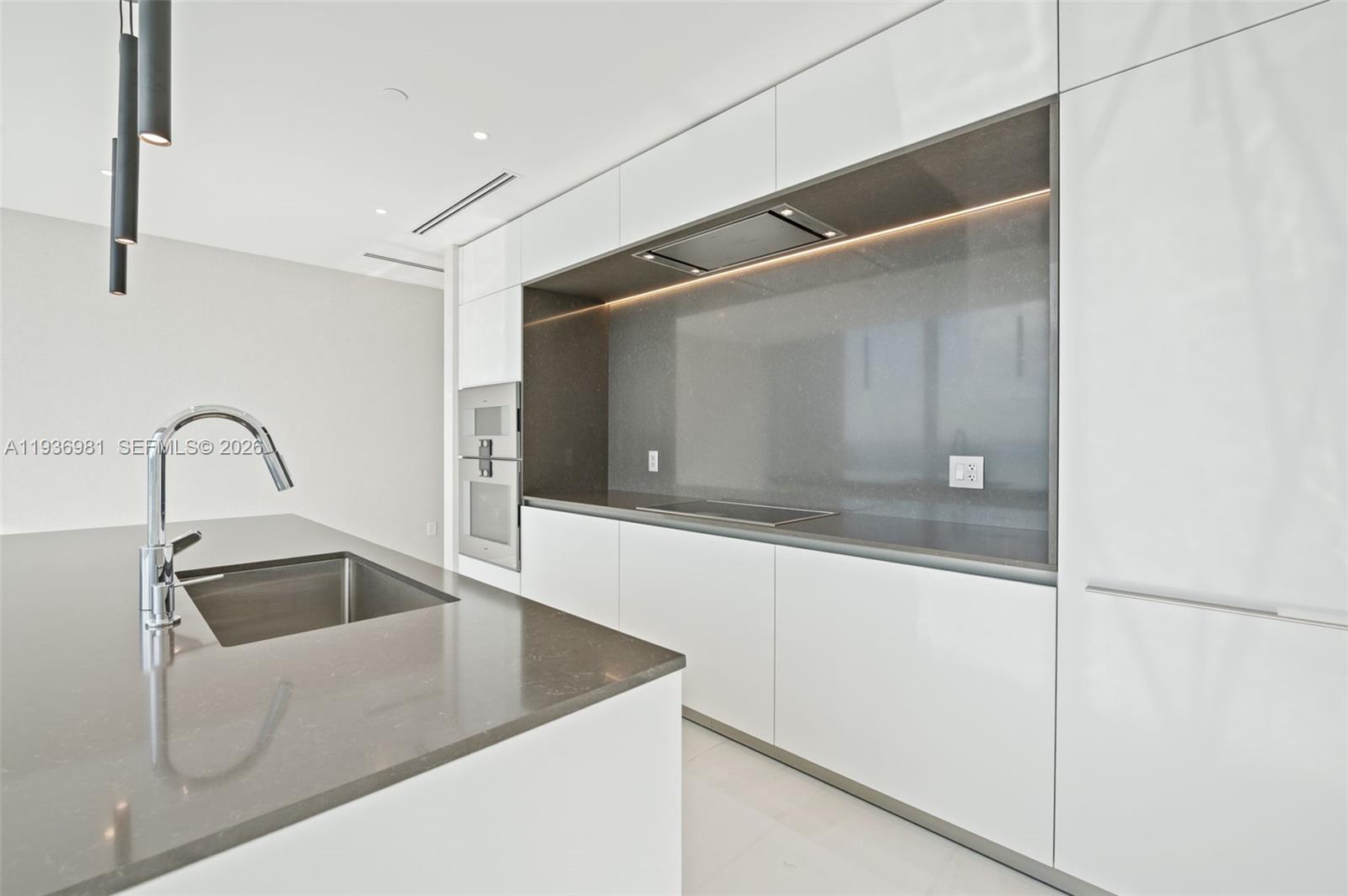 300 Biscayne Blvd Way 3201 Property Photo 9