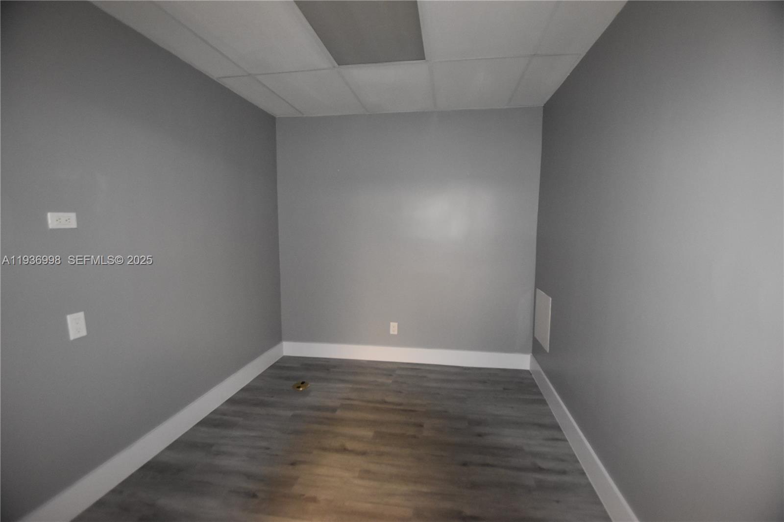 3911 Hollywood Boulevard 106 Property Photo 6