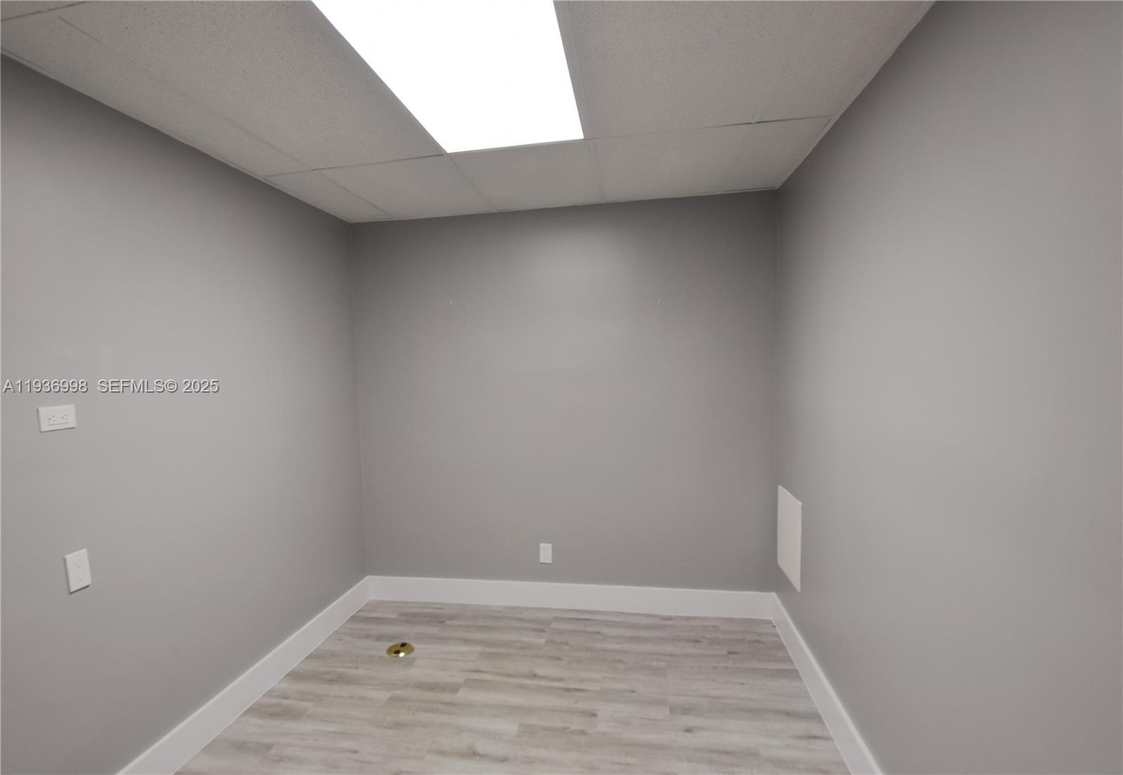 3911 Hollywood Boulevard 106 Property Photo 8
