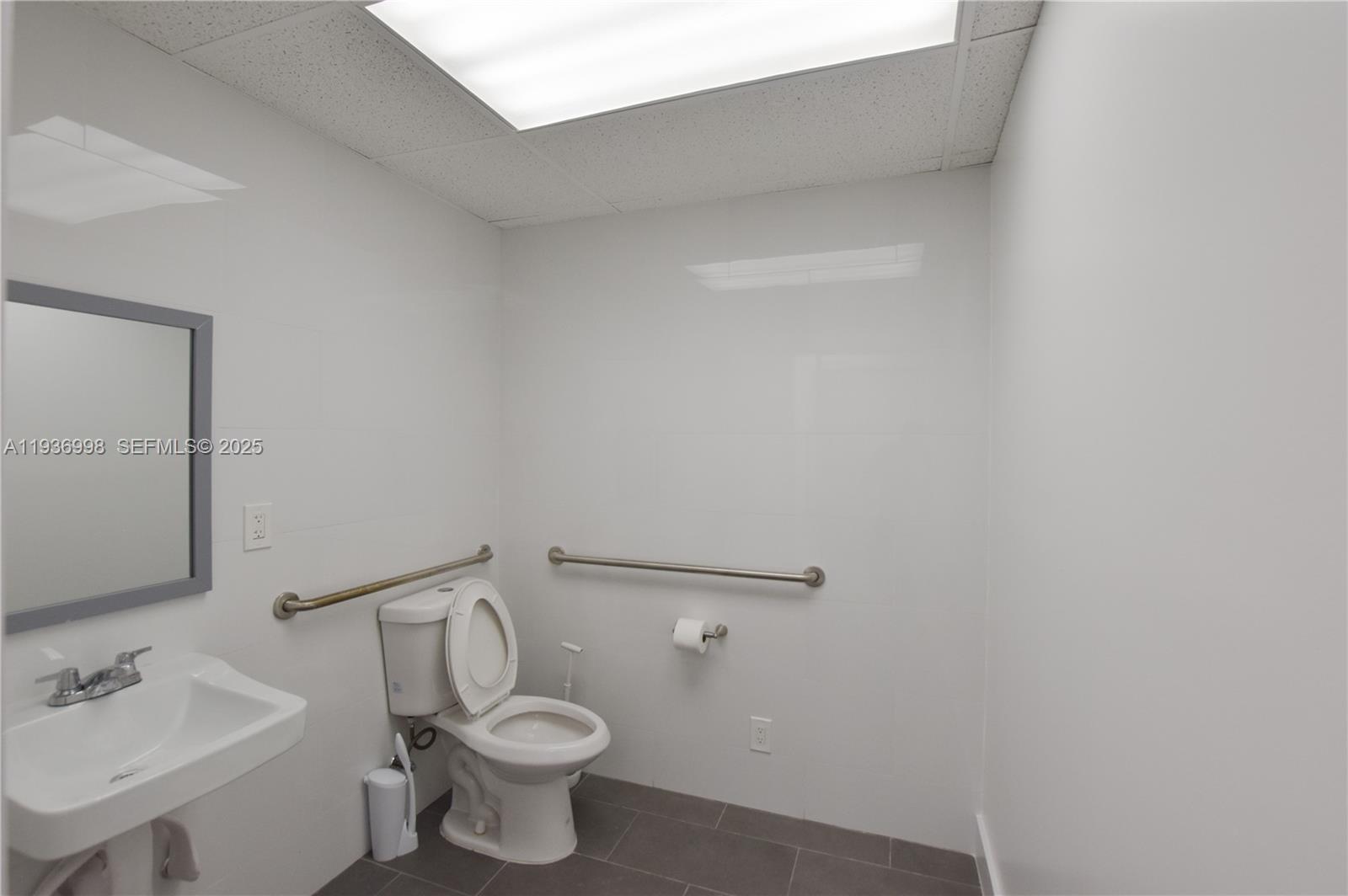 3911 Hollywood Boulevard 106 Property Photo 13