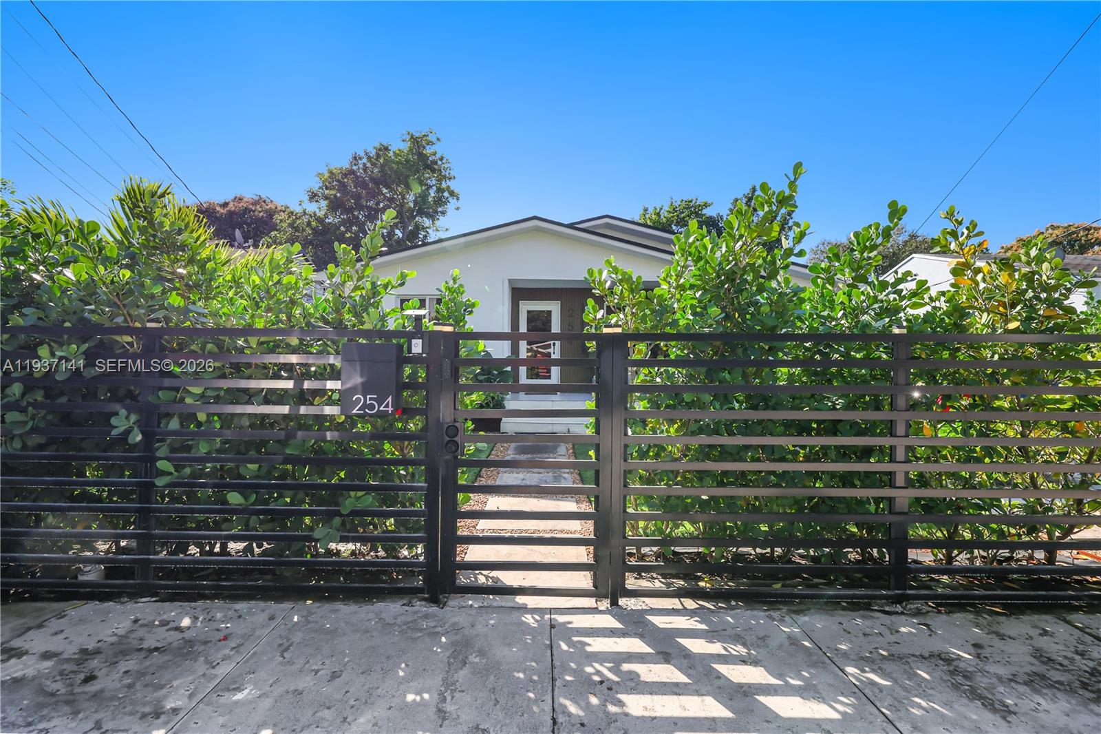254 Nw 43rd Street Property Photo 3