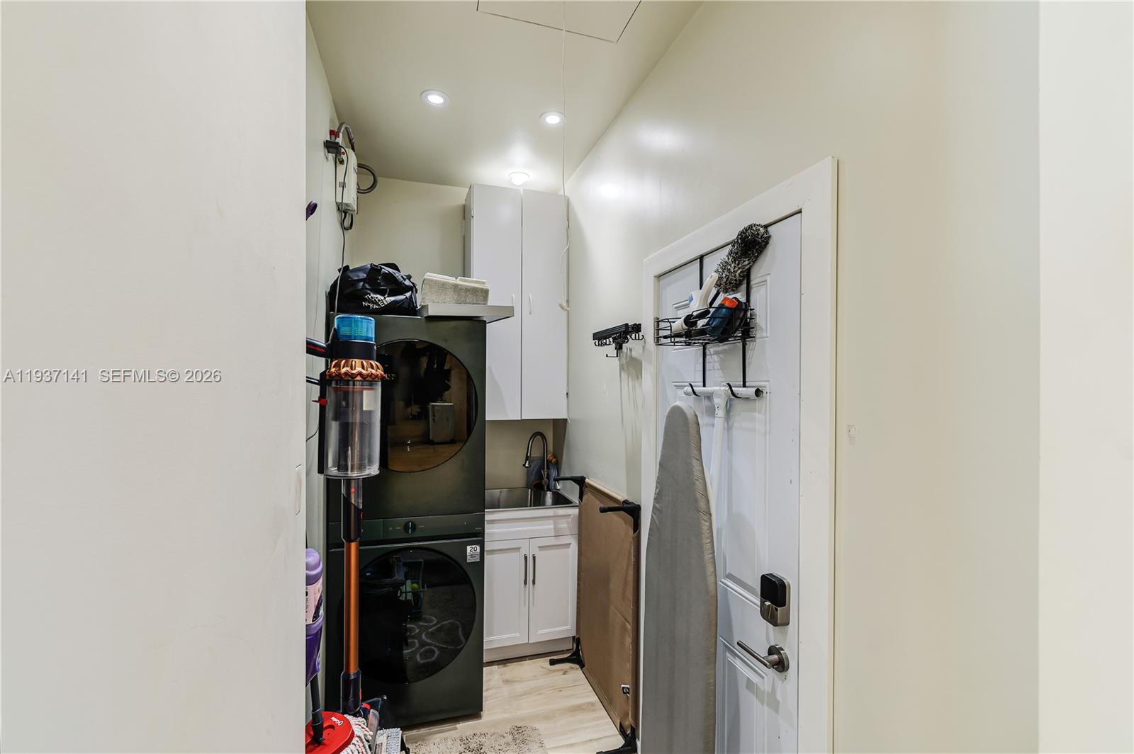 254 Nw 43rd Street Property Photo 24
