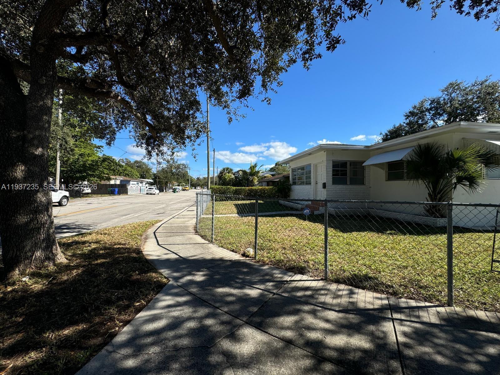 A11937235 Property Photo 3