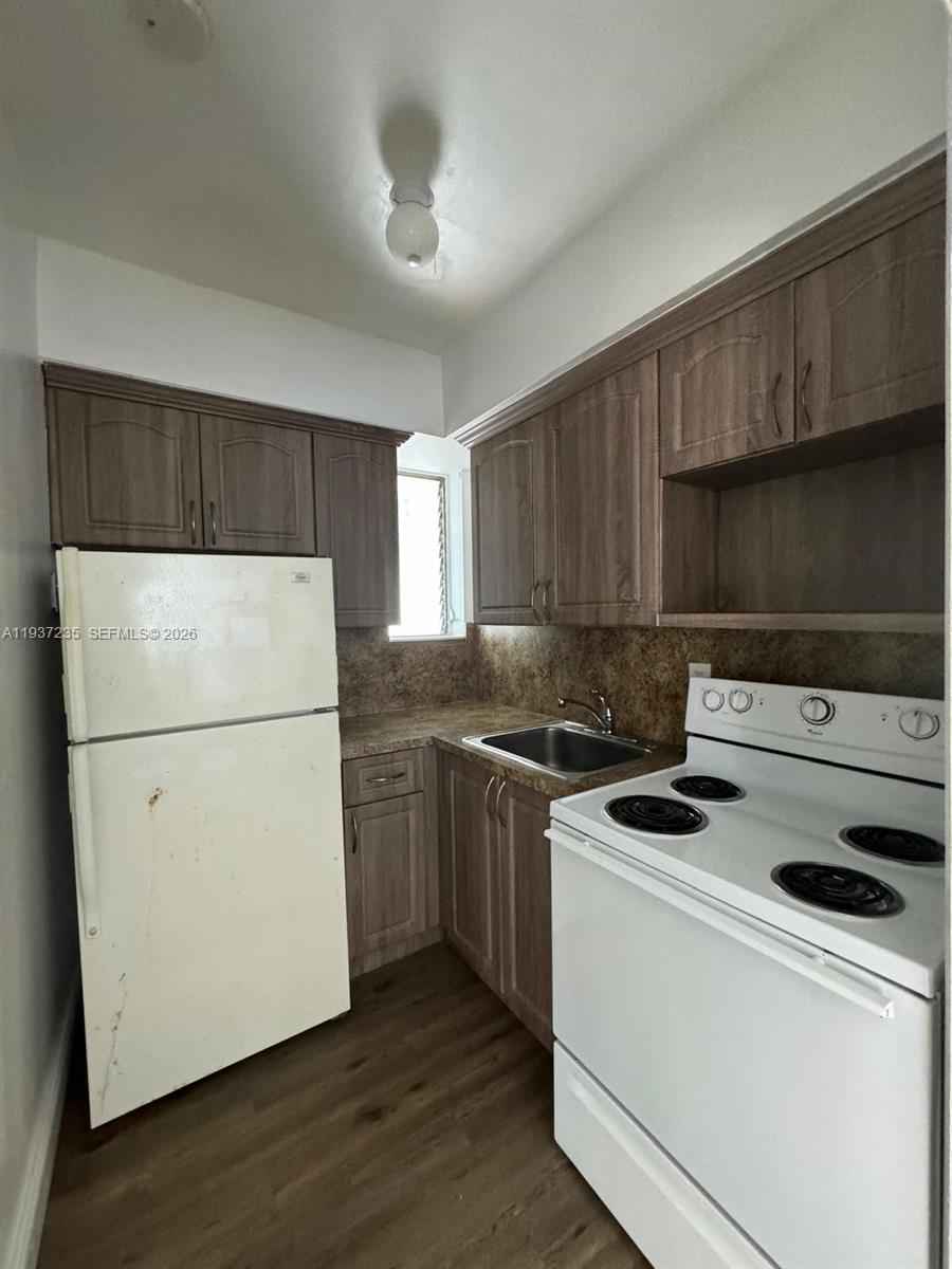 A11937235 Property Photo 11