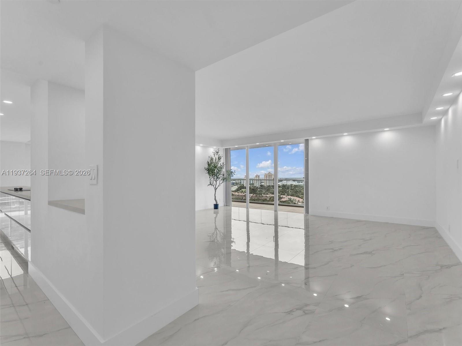 19707 Turnberry Way 25d Property Photo 6