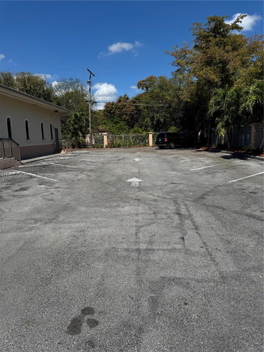 1595 Nw 119th Street Property Photo 8
