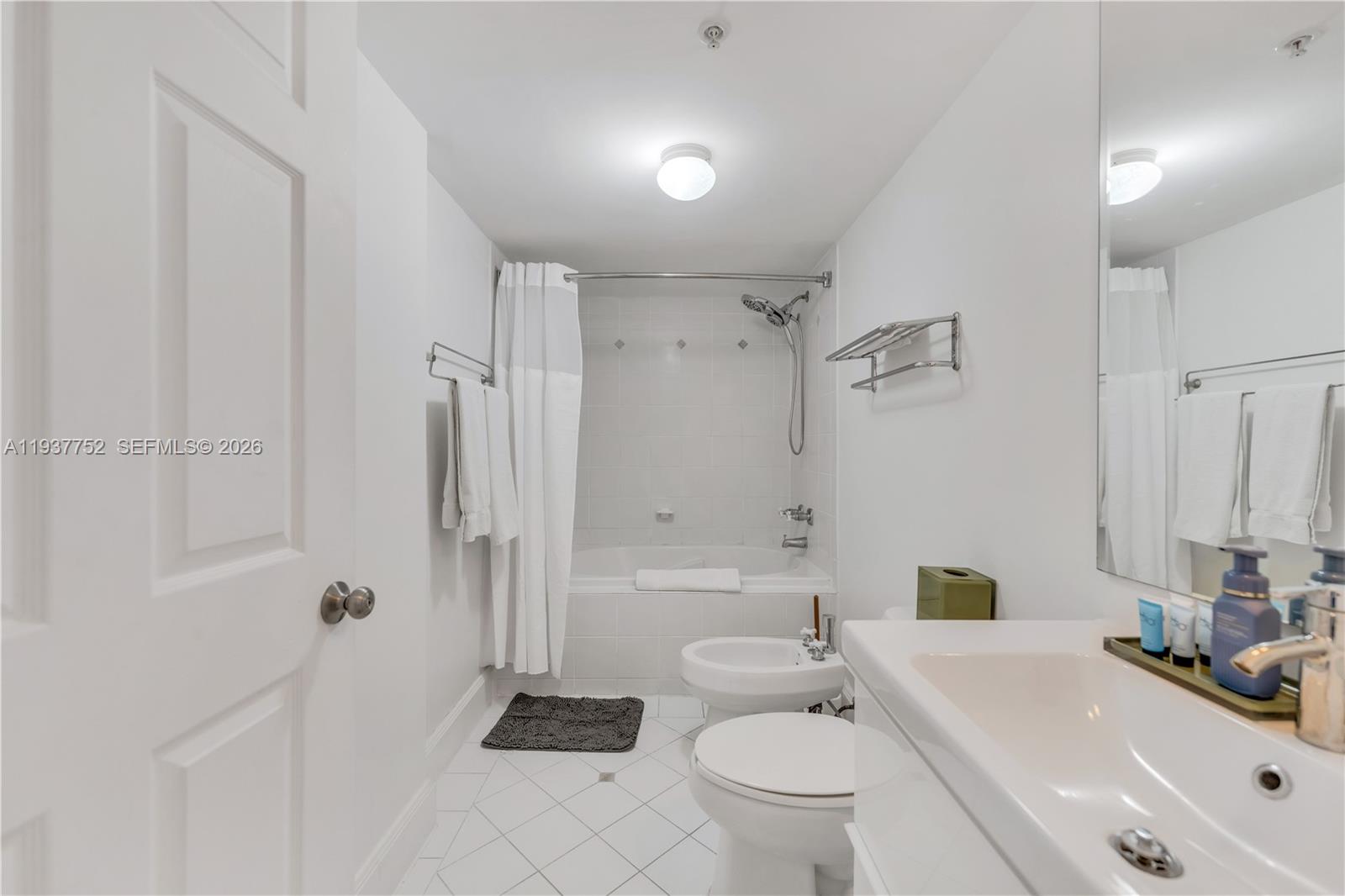 2951 S Bayshore Drive 717 Property Photo 10