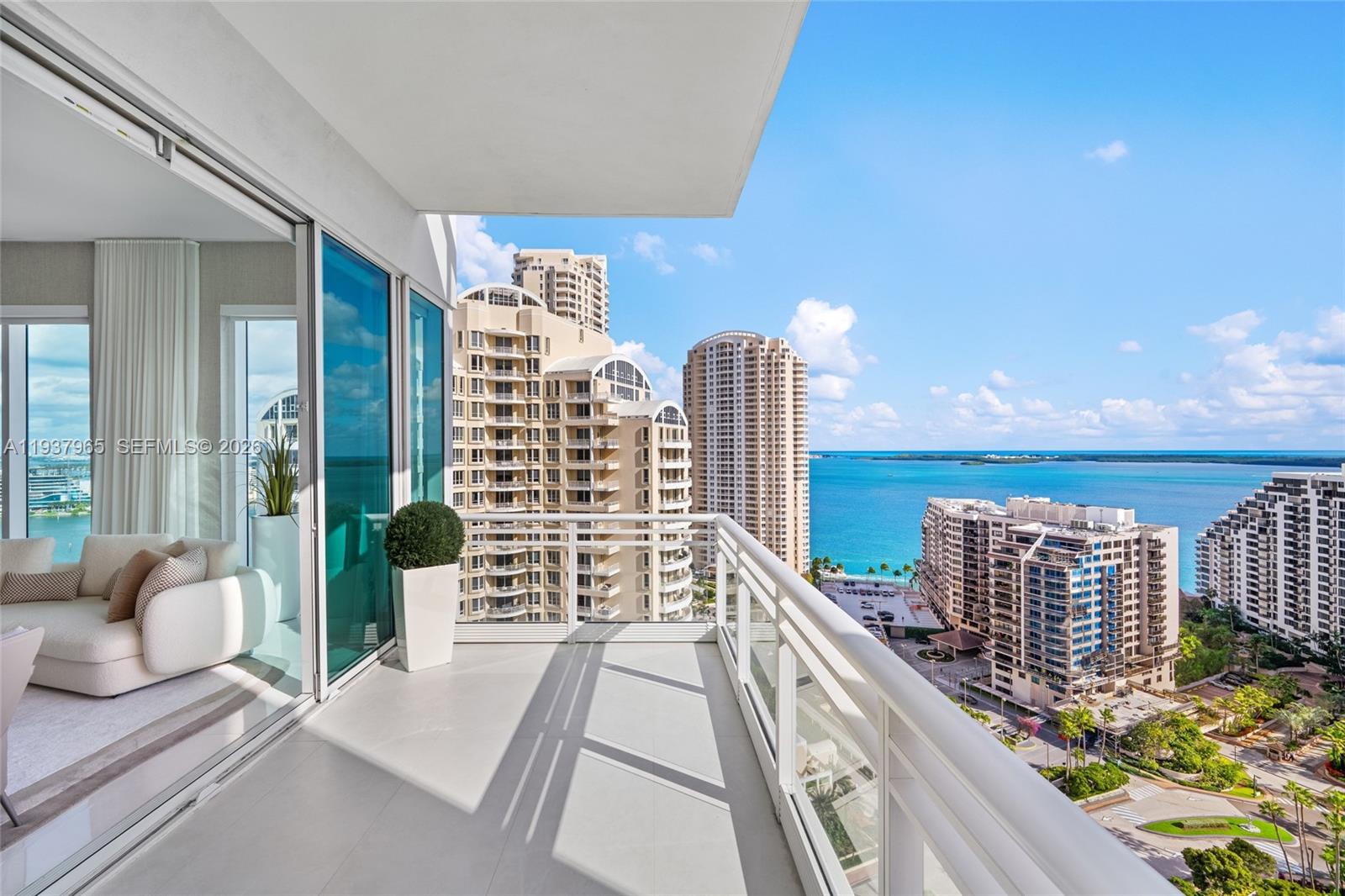 900 Brickell Key Boulevard 2004 Property Photo 9