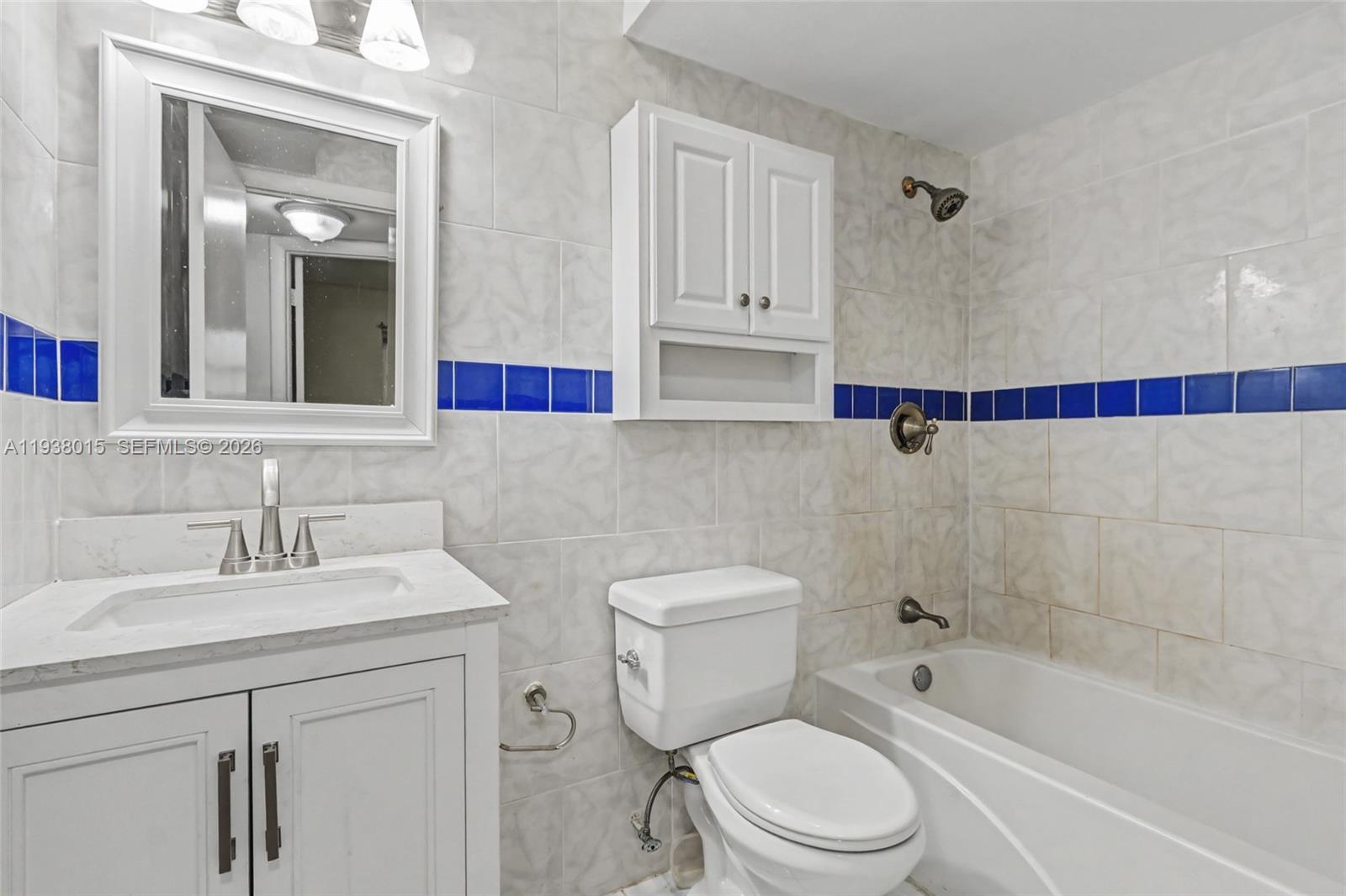 2831 Sunrise Lakes Drive E 204 Property Photo 5