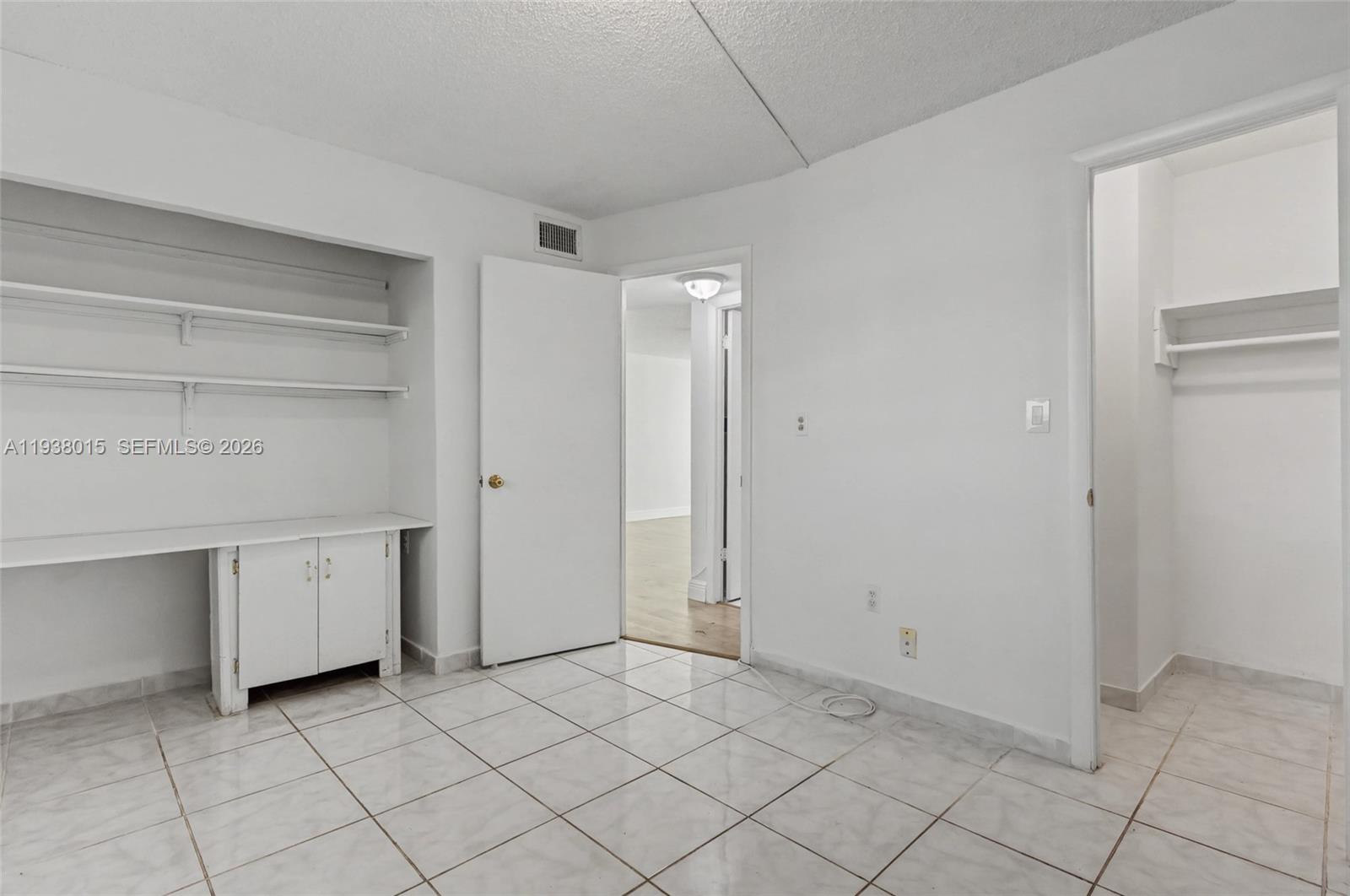 2831 Sunrise Lakes Drive E 204 Property Photo 21