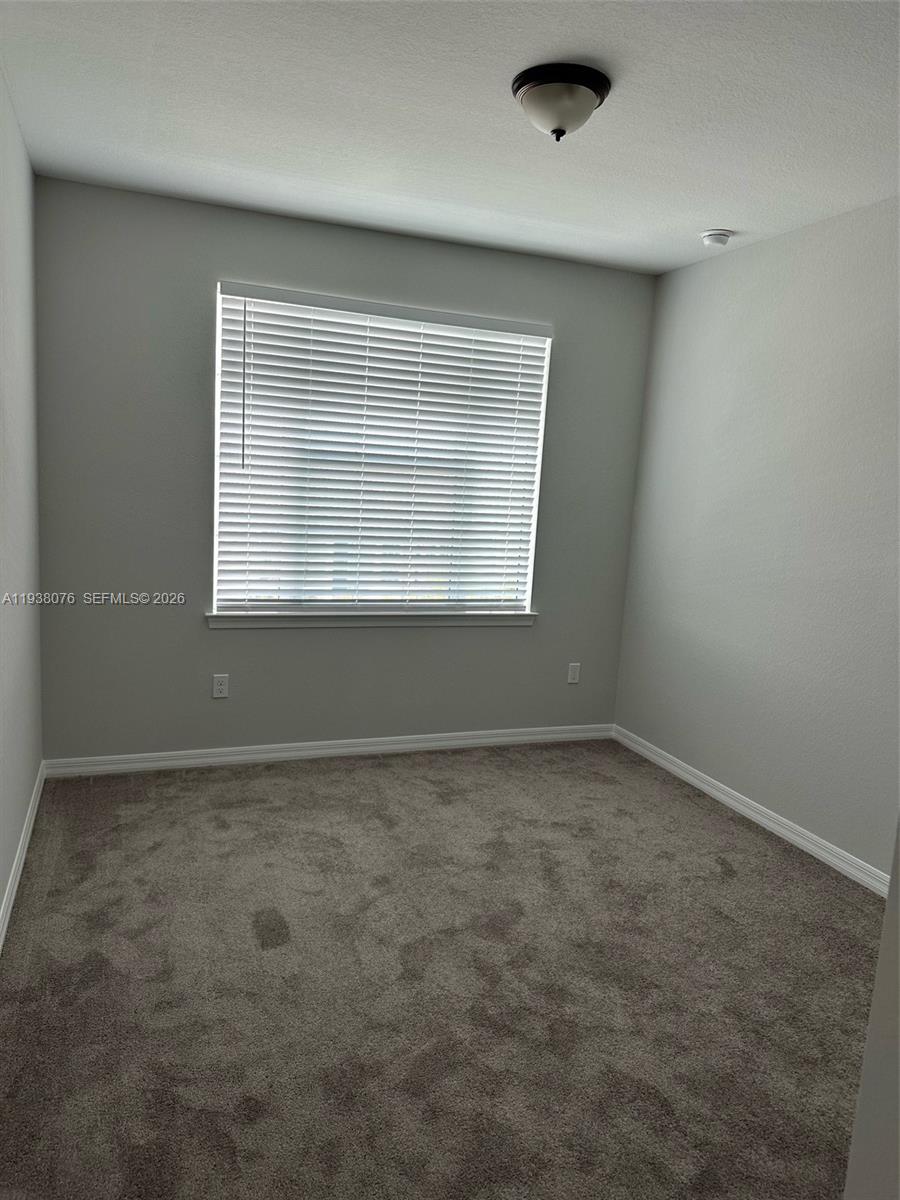 A11938076 Property Photo 17