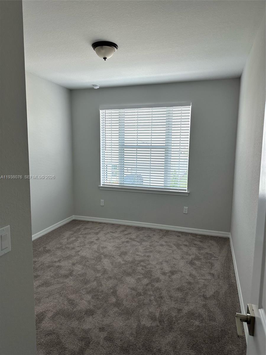 A11938076 Property Photo 20