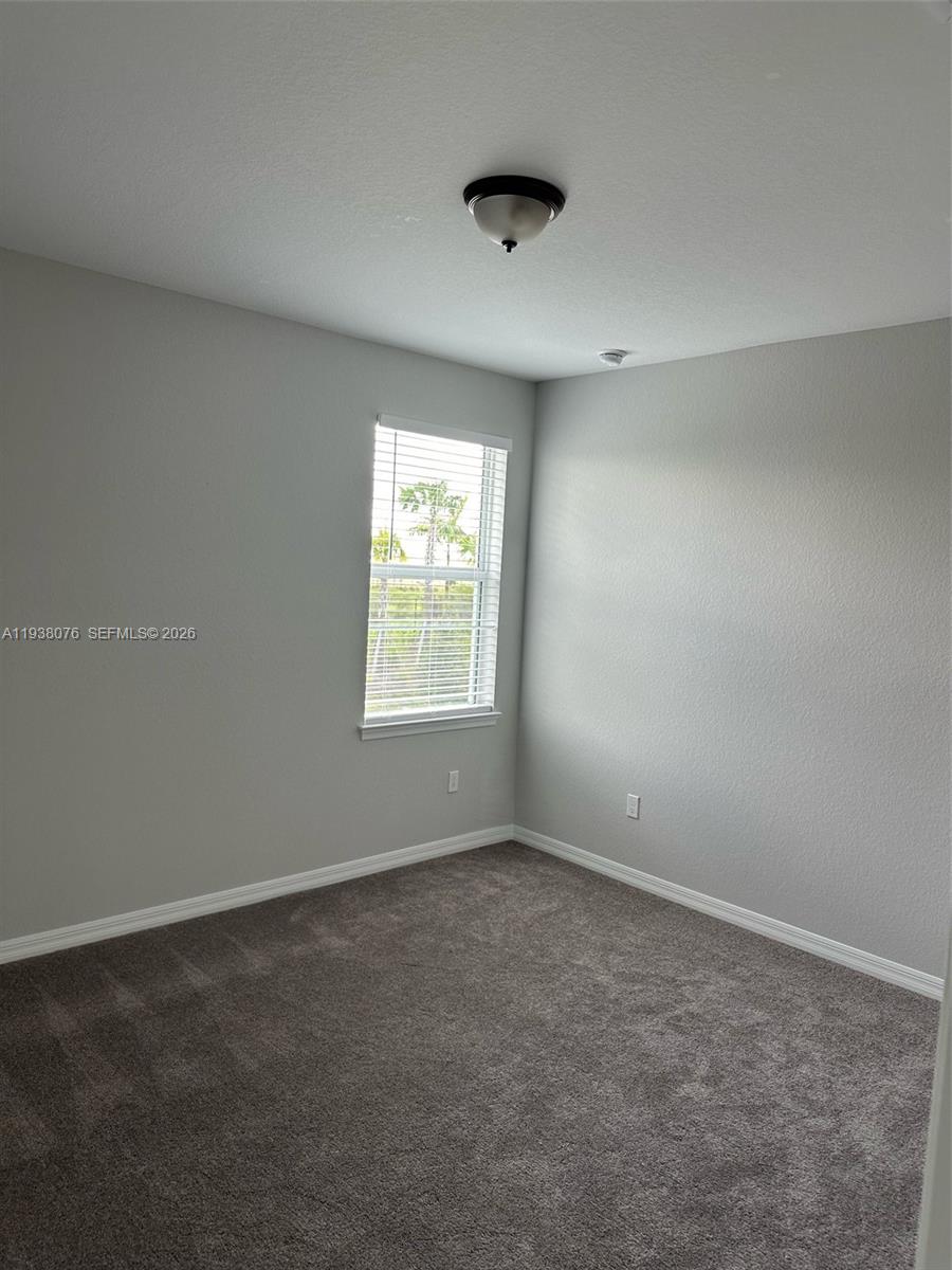 A11938076 Property Photo 21