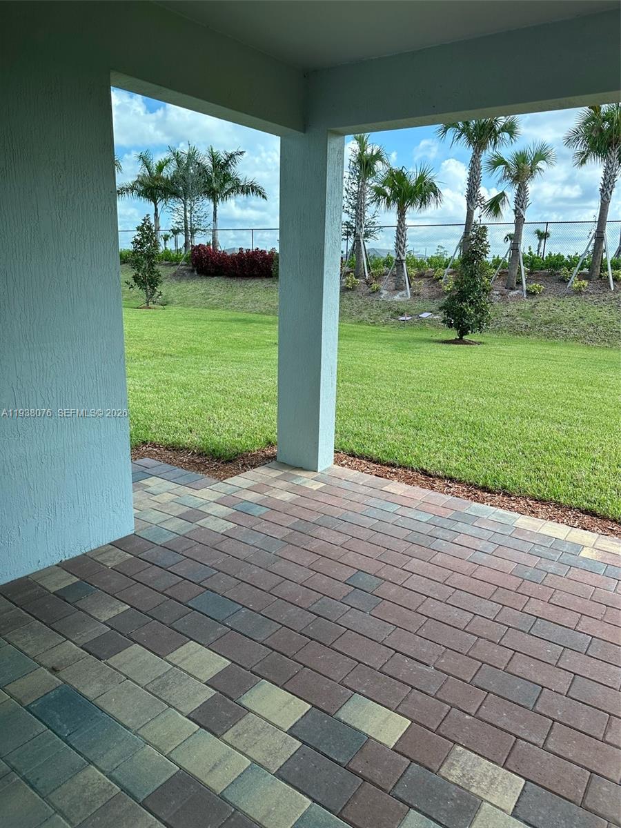 A11938076 Property Photo 39