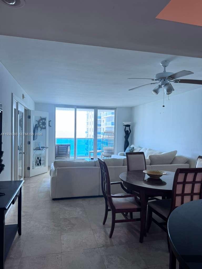 2301 Collins Avenue 1425 Property Photo 8