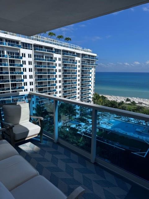 2301 Collins Avenue 1425 Property Photo 10