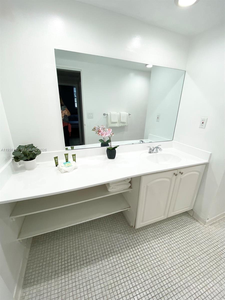 4001 S Ocean Drive 4m Property Photo 10