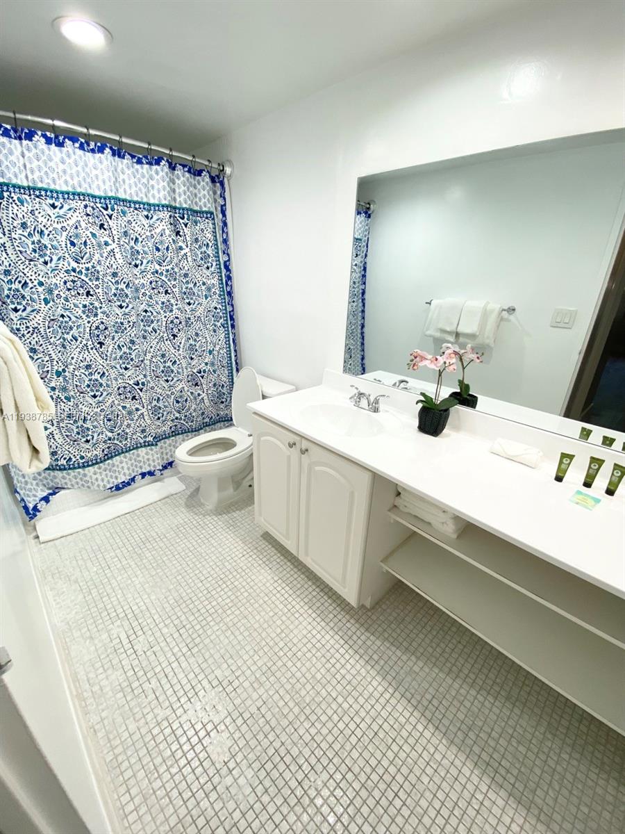 4001 S Ocean Drive 4m Property Photo 13