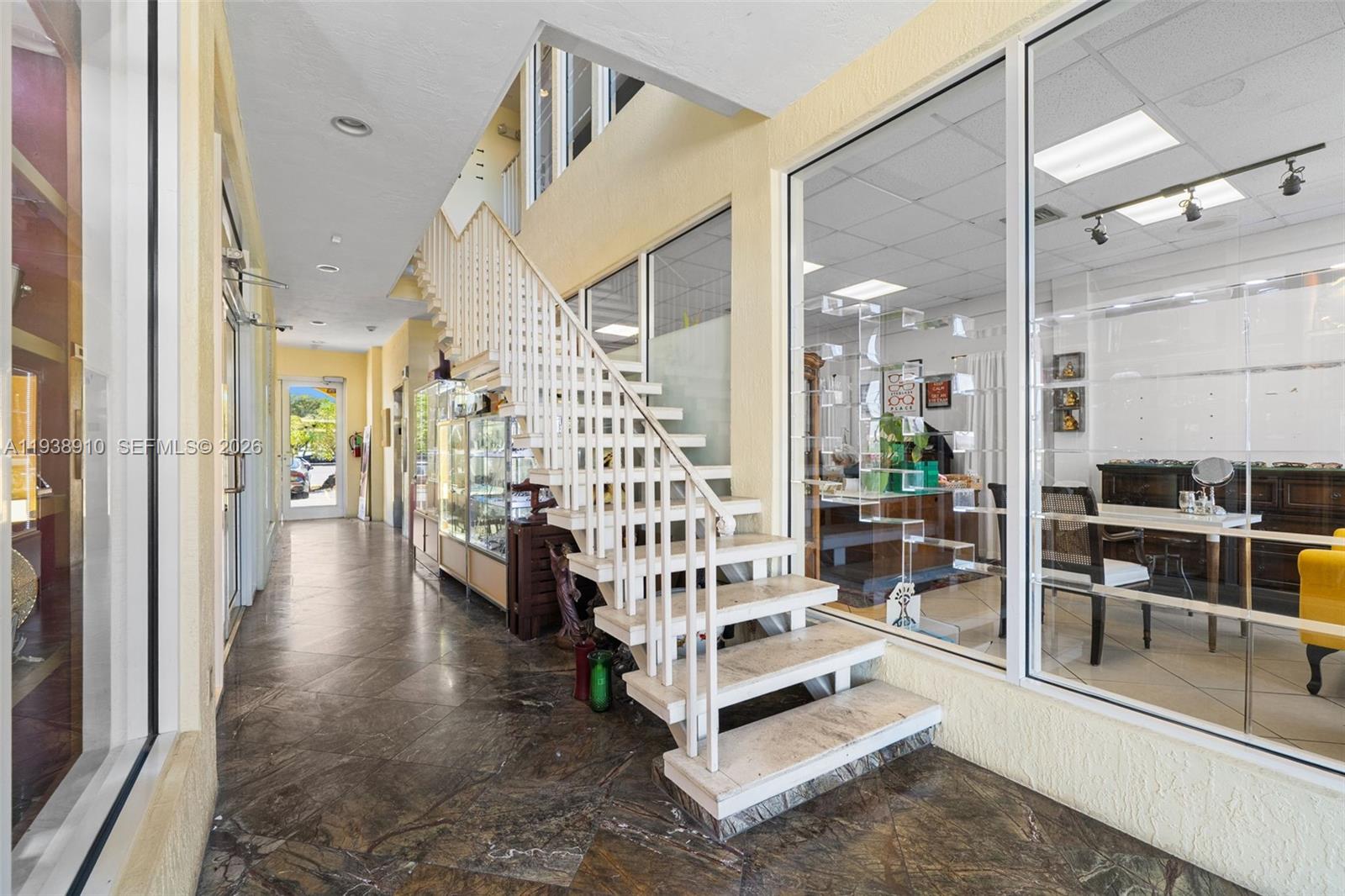 A11938910 Property Photo 3