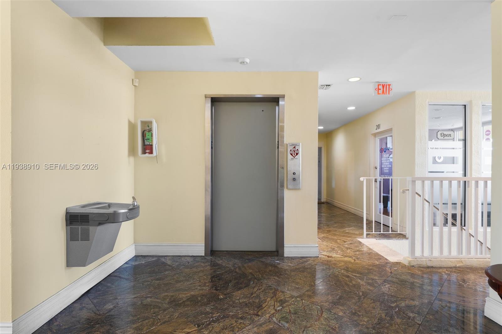 A11938910 Property Photo 5