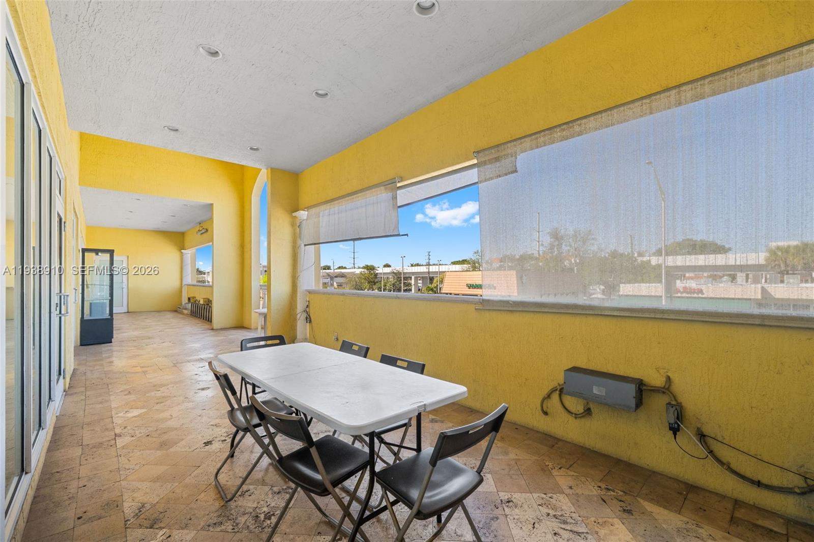 A11938910 Property Photo 14