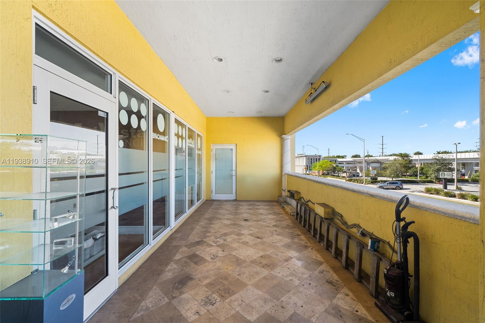 A11938910 Property Photo 15