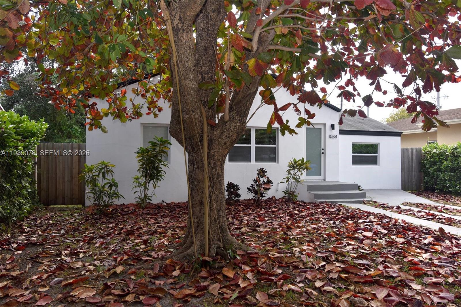 1084 Nw 66th Street Property Photo 3