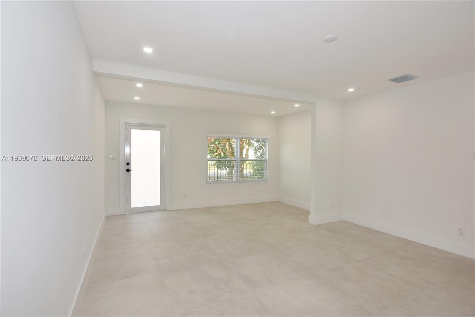 1084 Nw 66th Street Property Photo 12