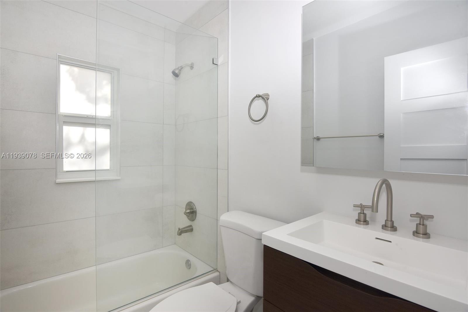 1084 Nw 66th Street Property Photo 23