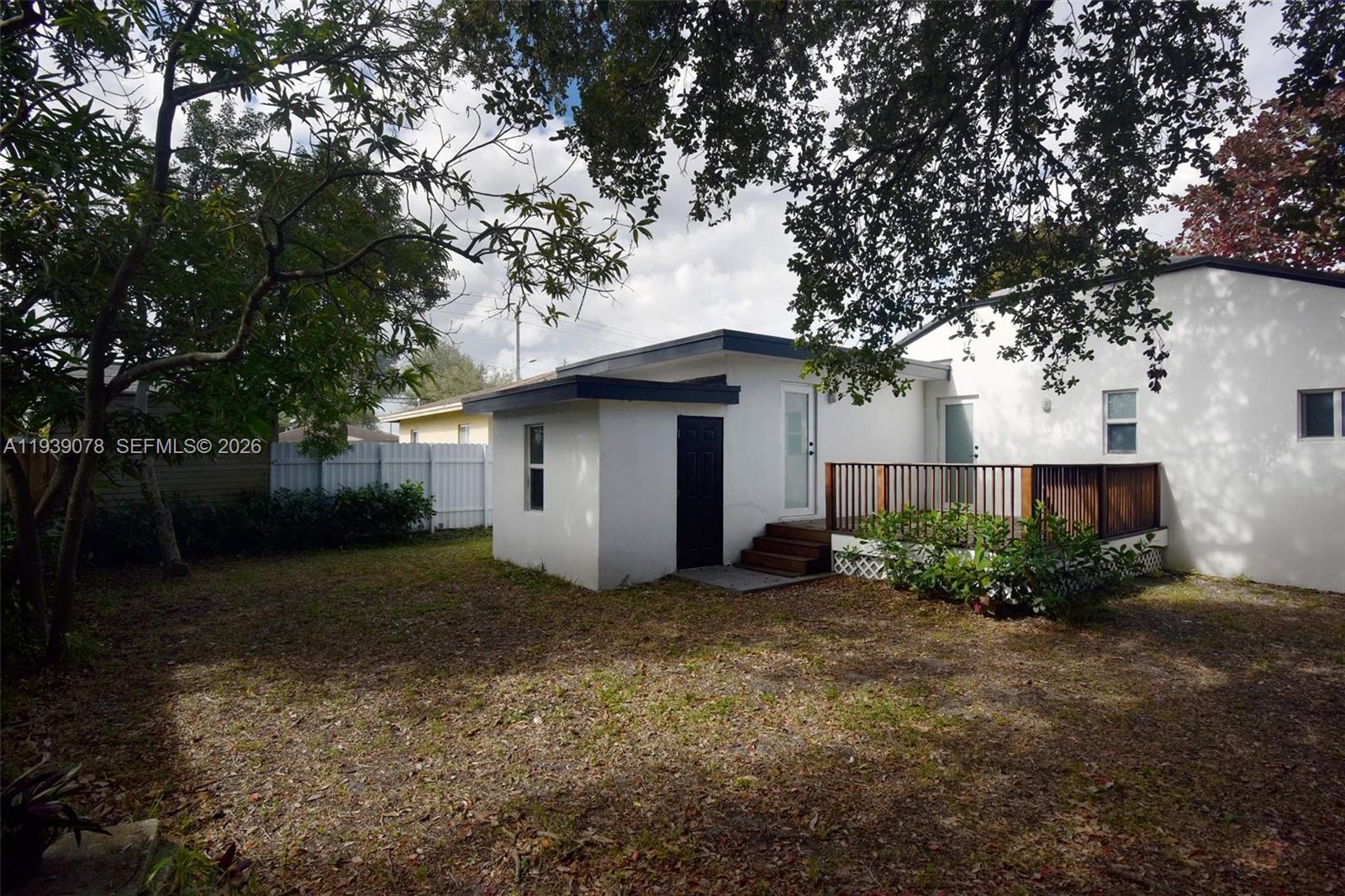 1084 Nw 66th Street Property Photo 32