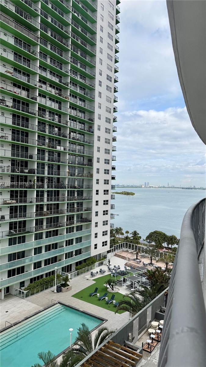 1750 N Bayshore Drive 1711 Property Photo 4