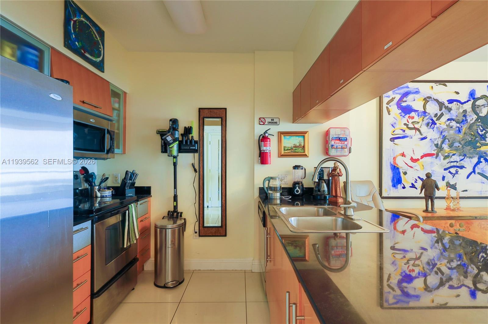 1750 N Bayshore Drive 1711 Property Photo 6