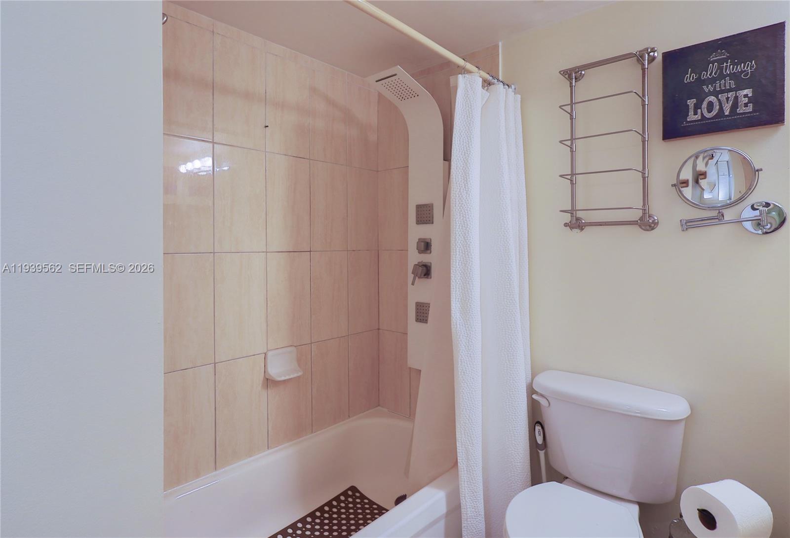 1750 N Bayshore Drive 1711 Property Photo 12