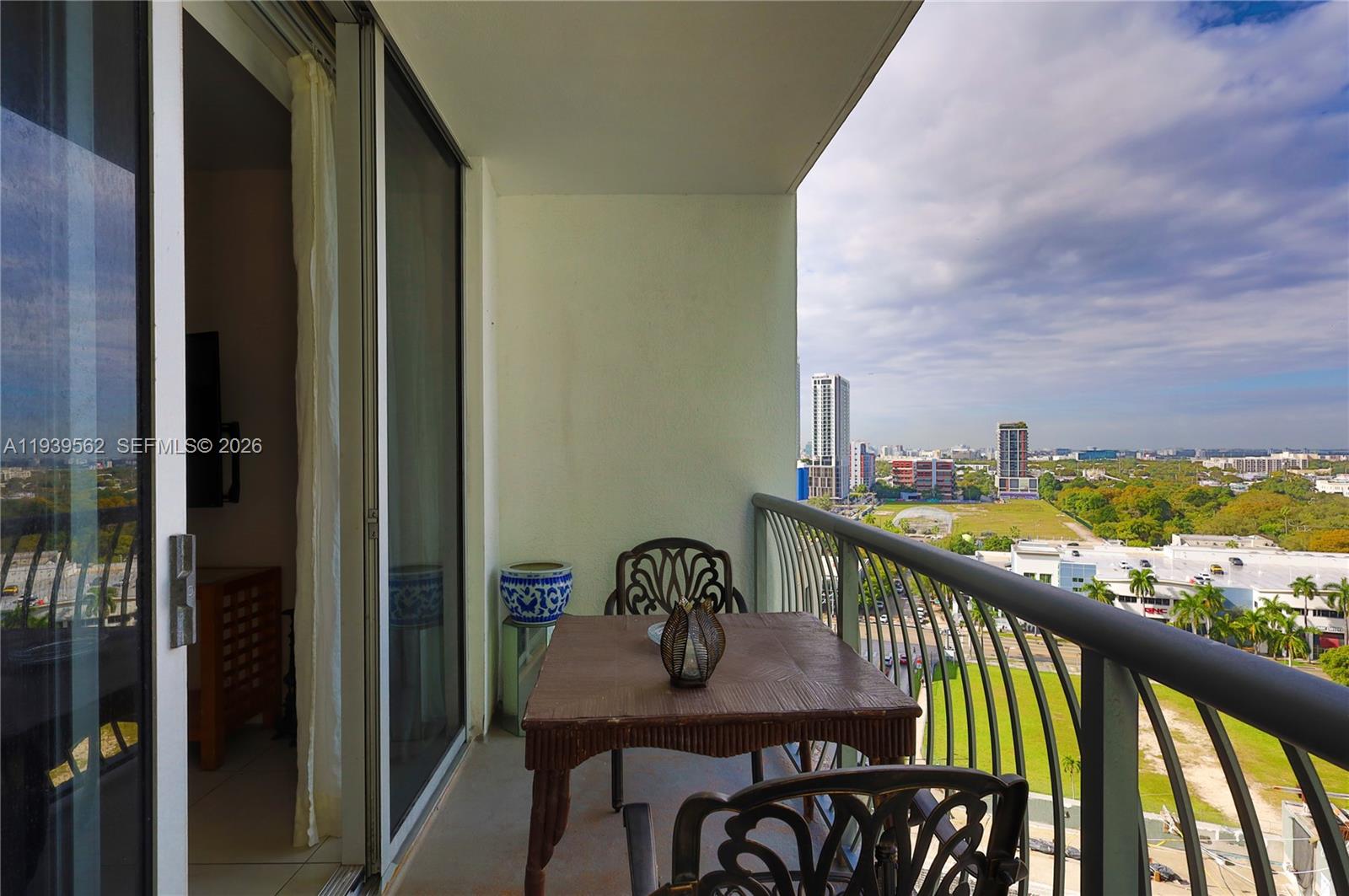 1750 N Bayshore Drive 1711 Property Photo 18