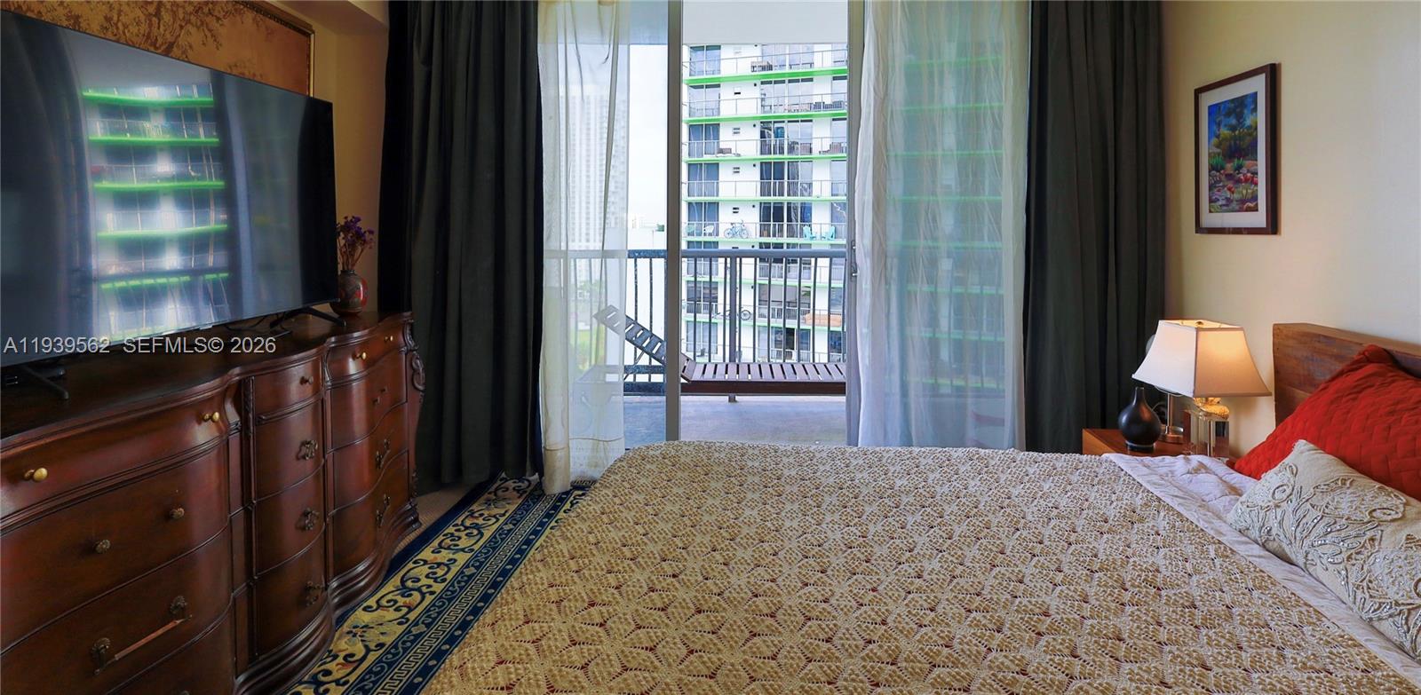 1750 N Bayshore Drive 1711 Property Photo 19