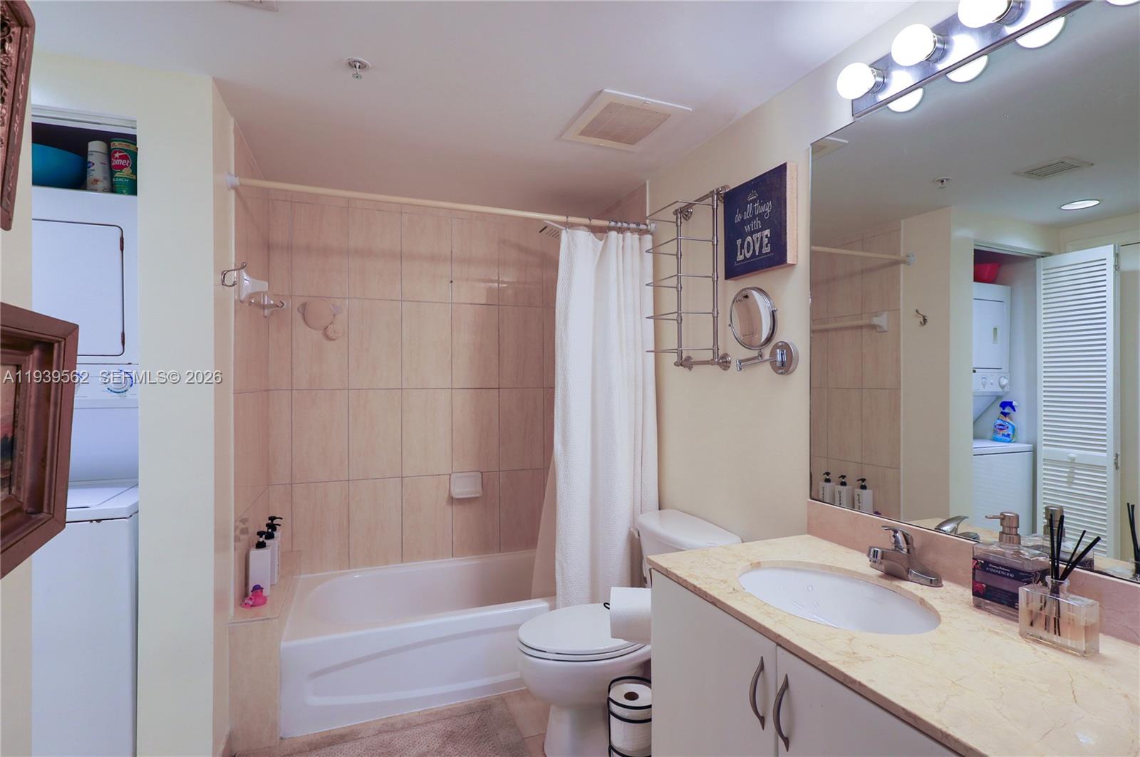 1750 N Bayshore Drive 1711 Property Photo 28