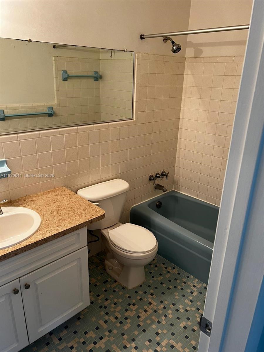 2701 Ne 1st Street 203 Property Photo 8