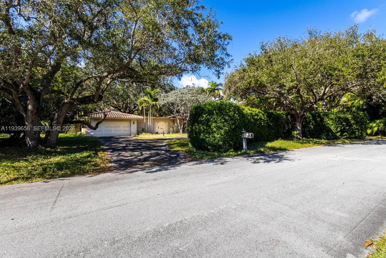 13500 Sw 68th Court Property Photo 4