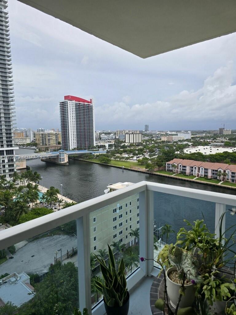 A11939979 Property Photo 4