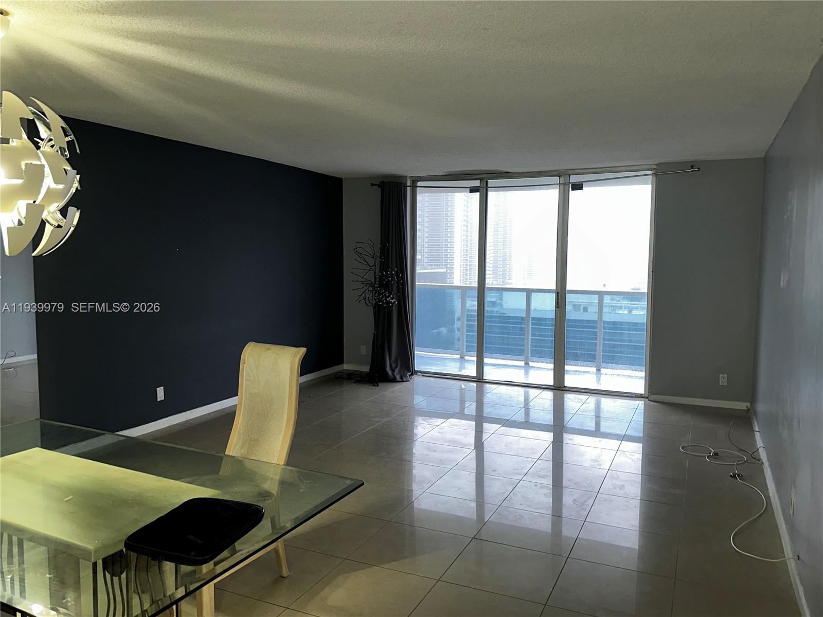 A11939979 Property Photo 5
