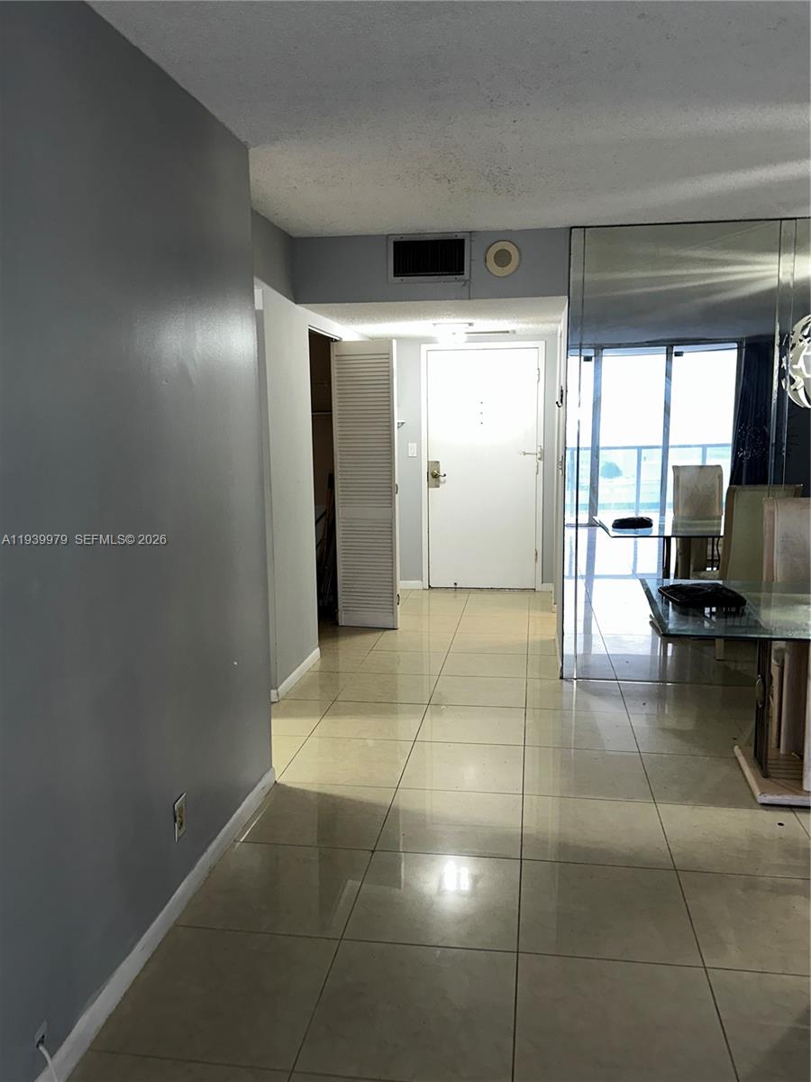 A11939979 Property Photo 6