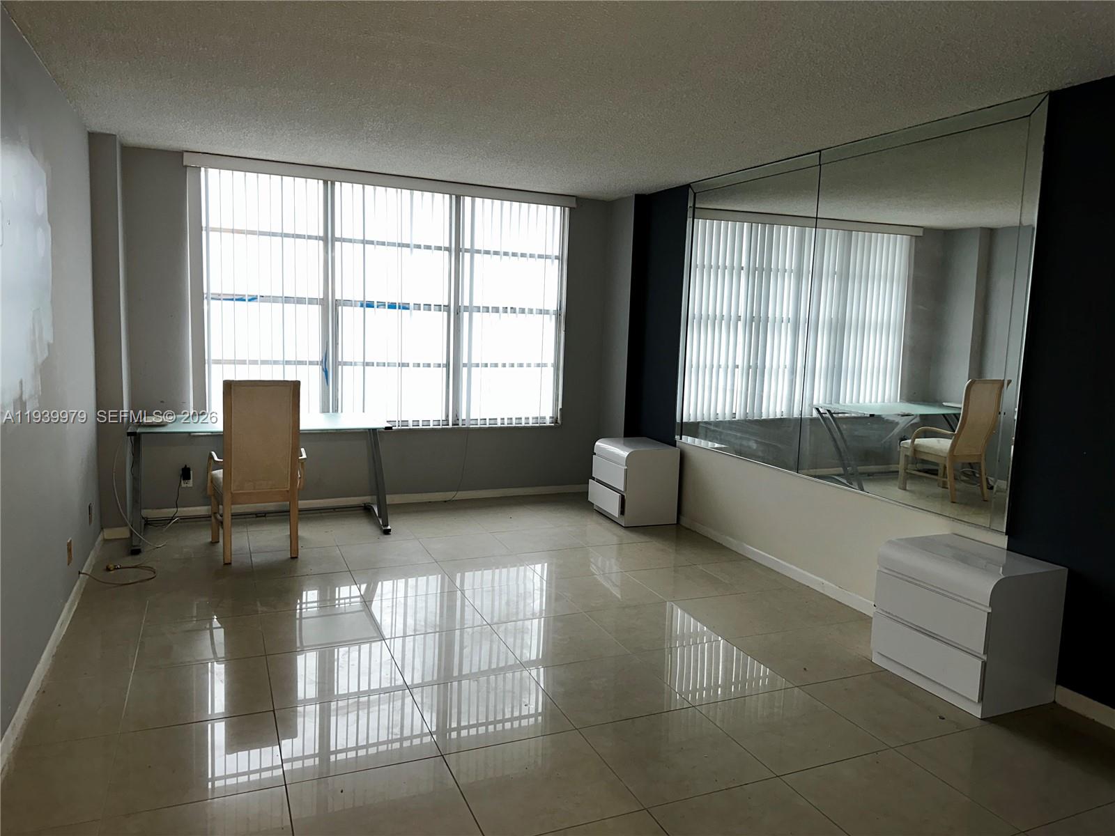 A11939979 Property Photo 8