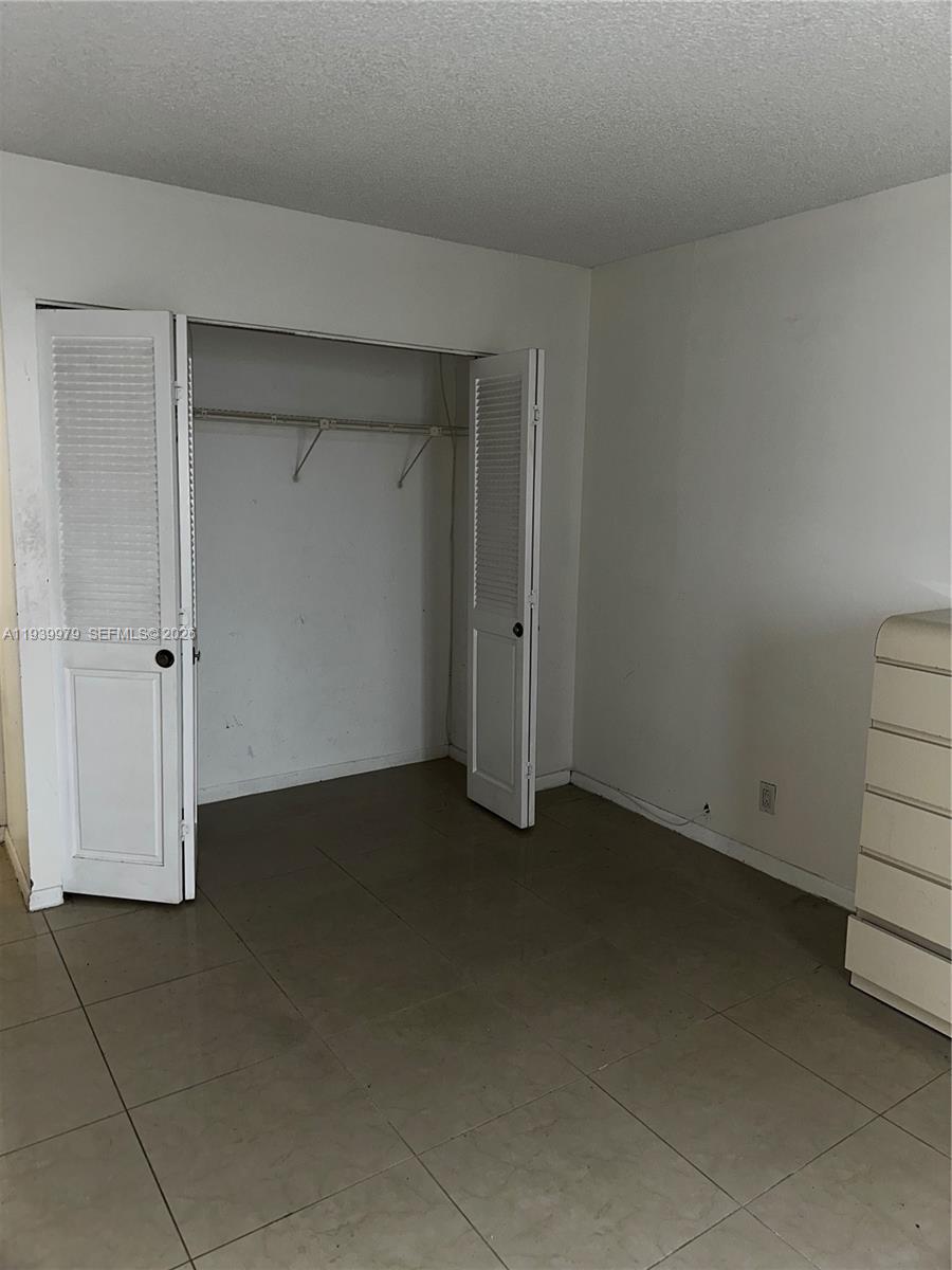 A11939979 Property Photo 16