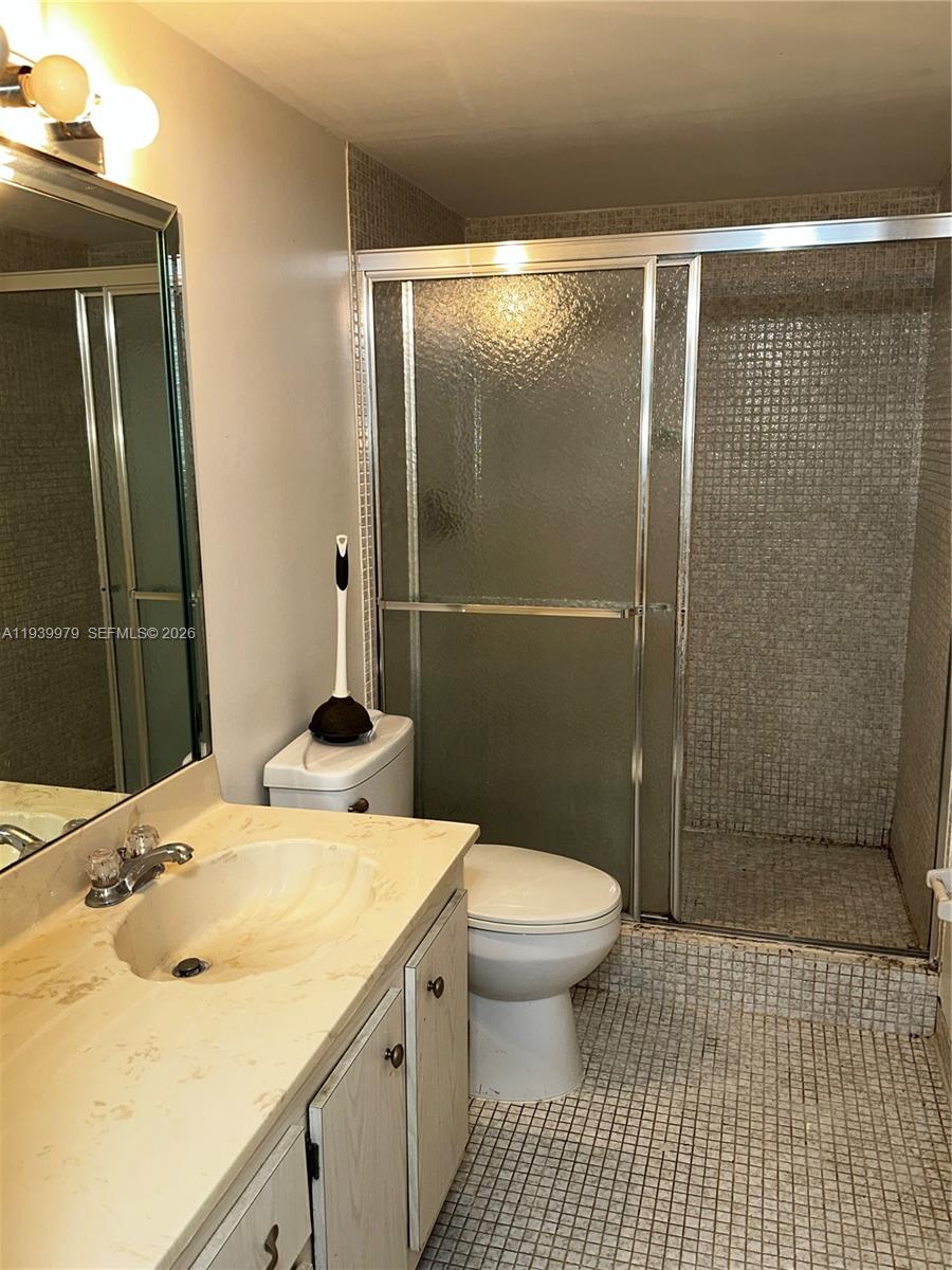 A11939979 Property Photo 20