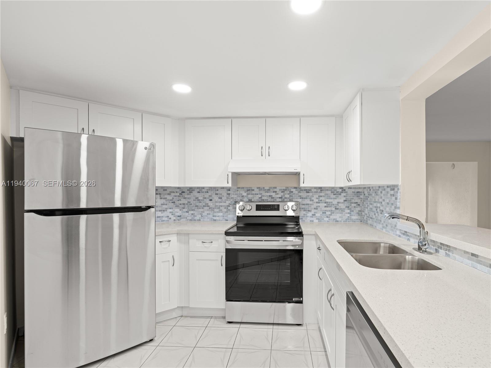 10249 Nw 9th St Circle 107-8 Property Photo 4