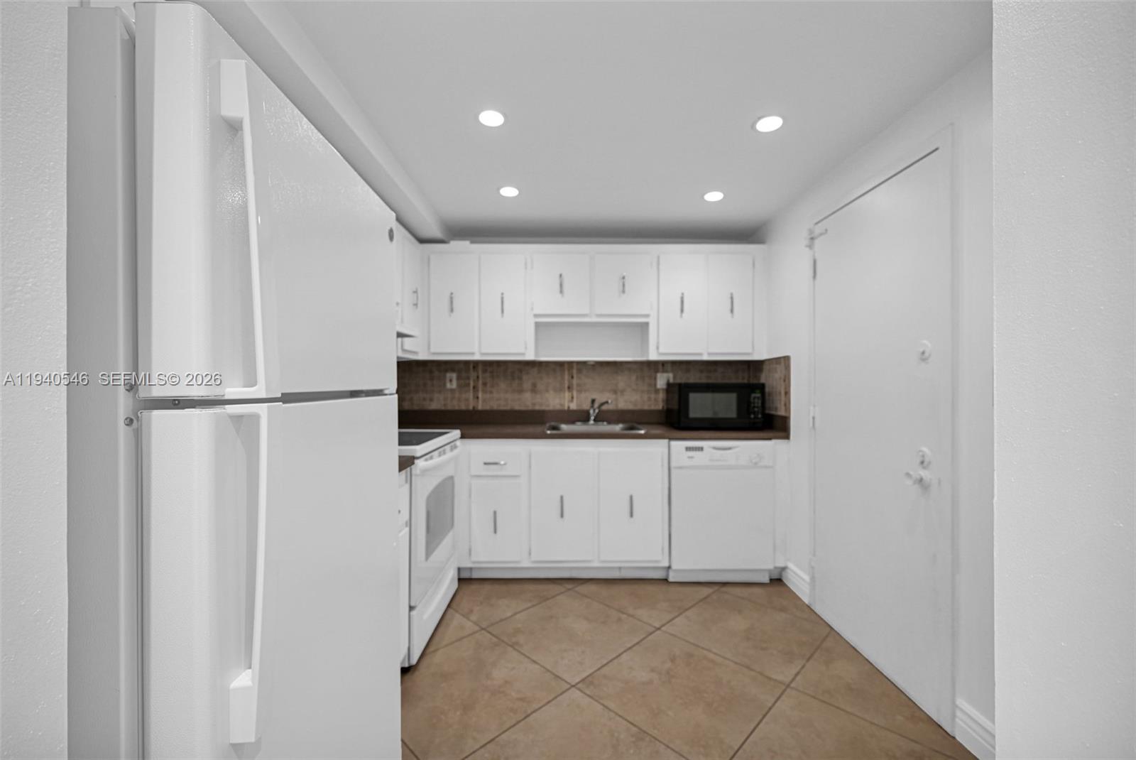 600 Three Islands Boulevard 519 Property Photo 5