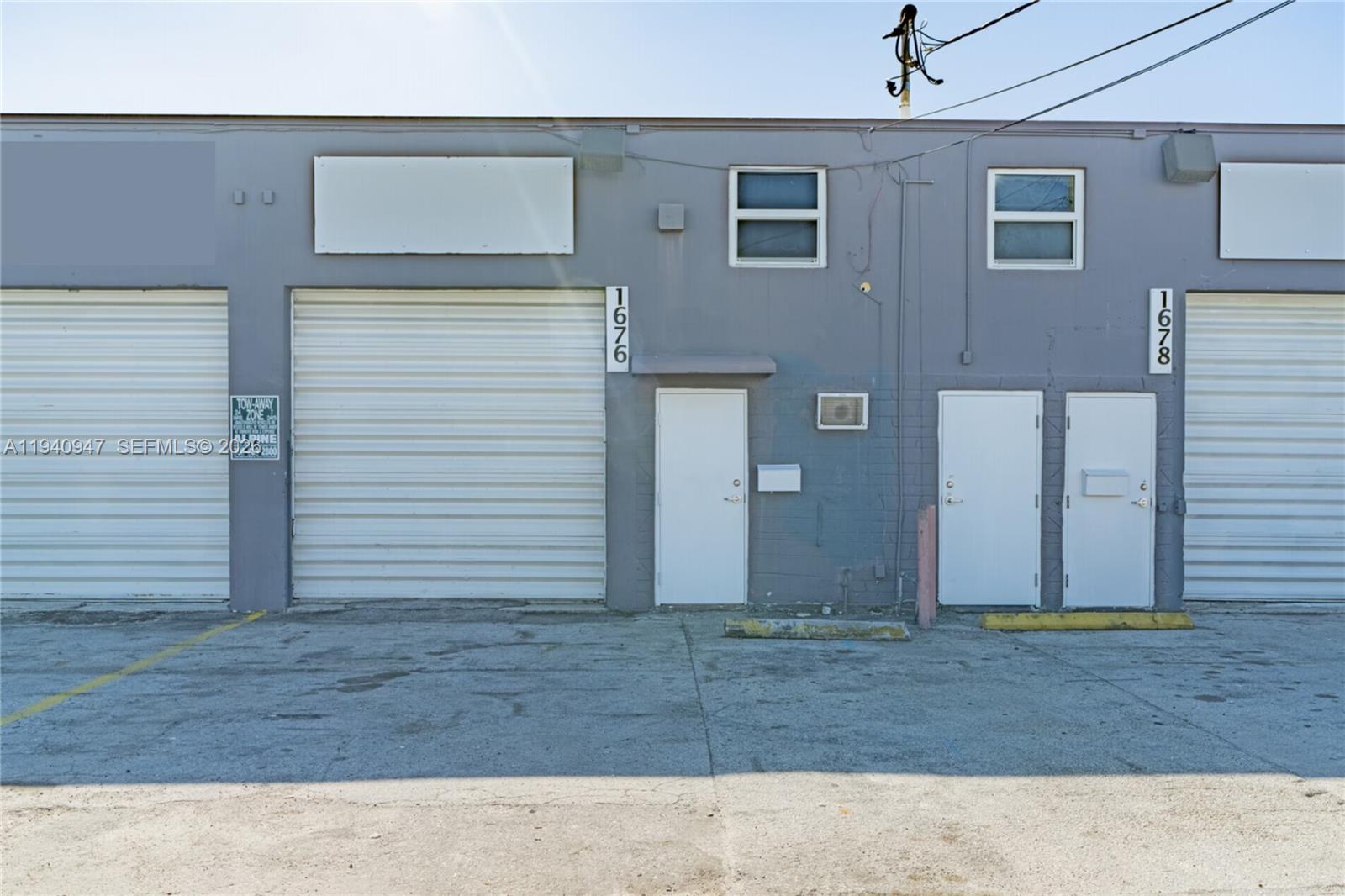 1676 W 31st Place Property Photo 1