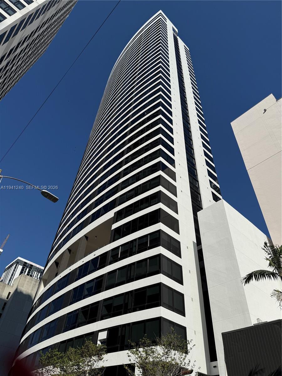 225 N Miami Avenue 3505 Property Photo 2
