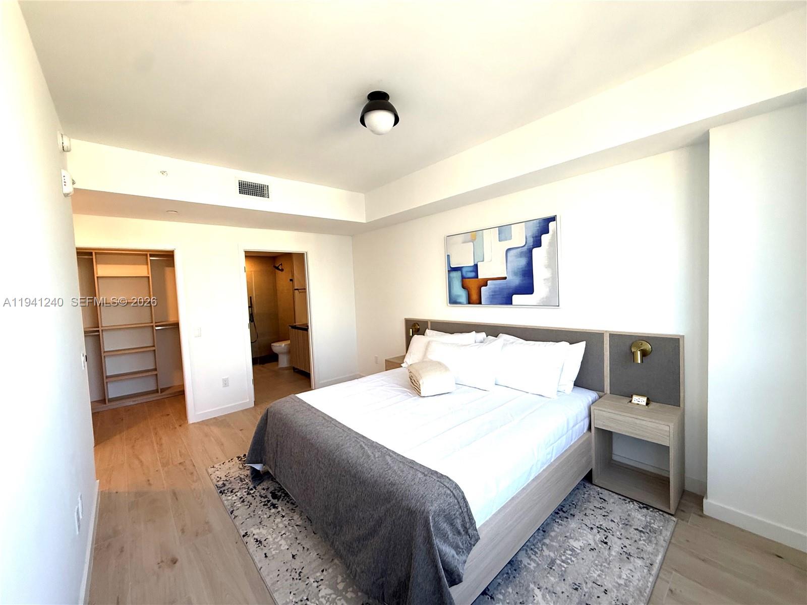 225 N Miami Avenue 3505 Property Photo 4