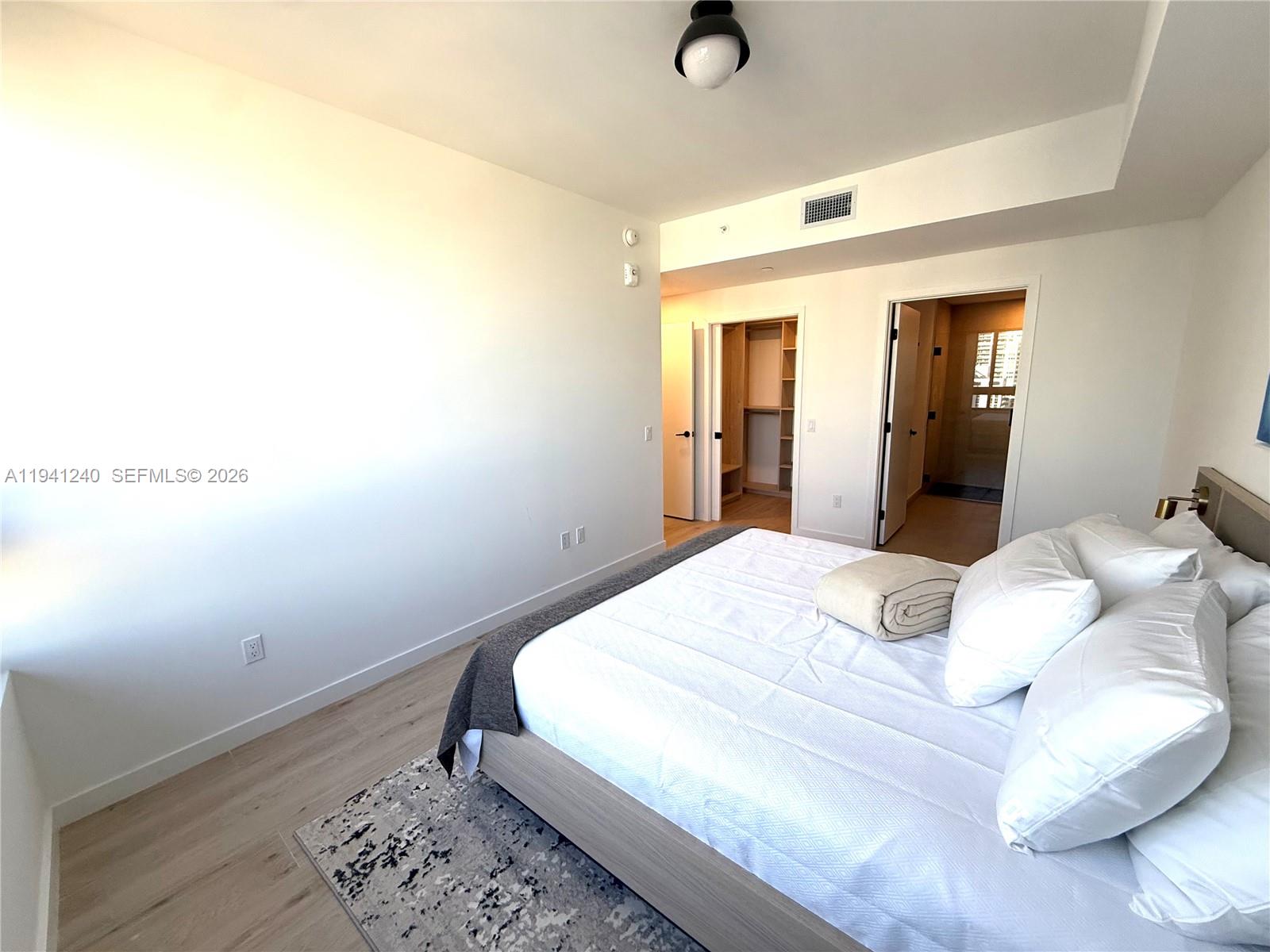 225 N Miami Avenue 3505 Property Photo 5